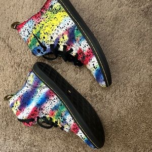Dr Martens hackney psych graphic T canvas boots